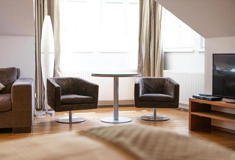 Полулюкс, Traumvogel