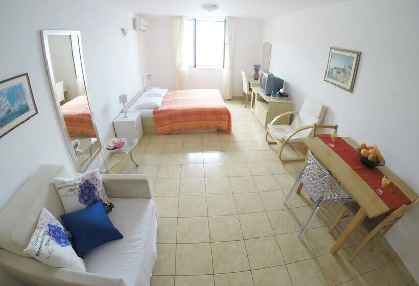 海の見えるスタンダードスタジオ, Tamarix Residence