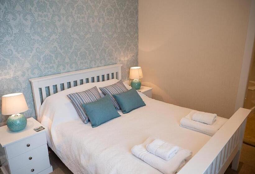 Номер Стандарт, The Commercial