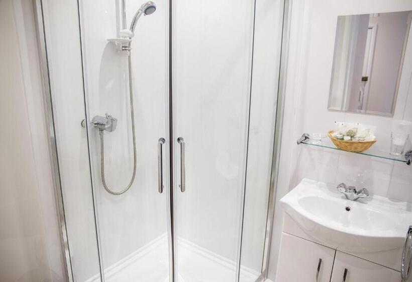 Номер Стандарт, The Commercial