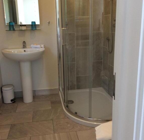 标准房带园景, Three Cranes