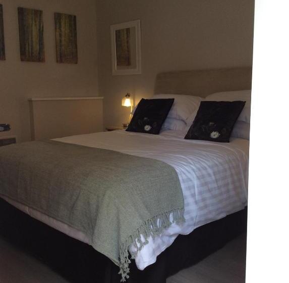 标准房带园景, Three Cranes