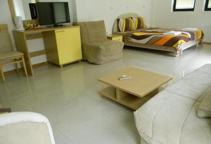 اتاق لوکس با چشمانداز دریاچه, Villa Kale