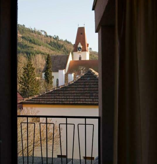 コンフォートルーム, Zur Schonenburg