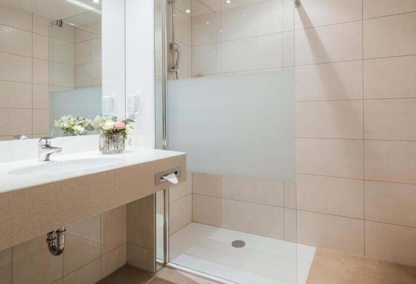 اتاق لوکس با چشم‌انداز دریاچه, Werzers Hotel Resort Pörtschach