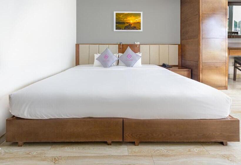 اتاق لوکس با چشم‌انداز دریا, Cat Ba Paradise