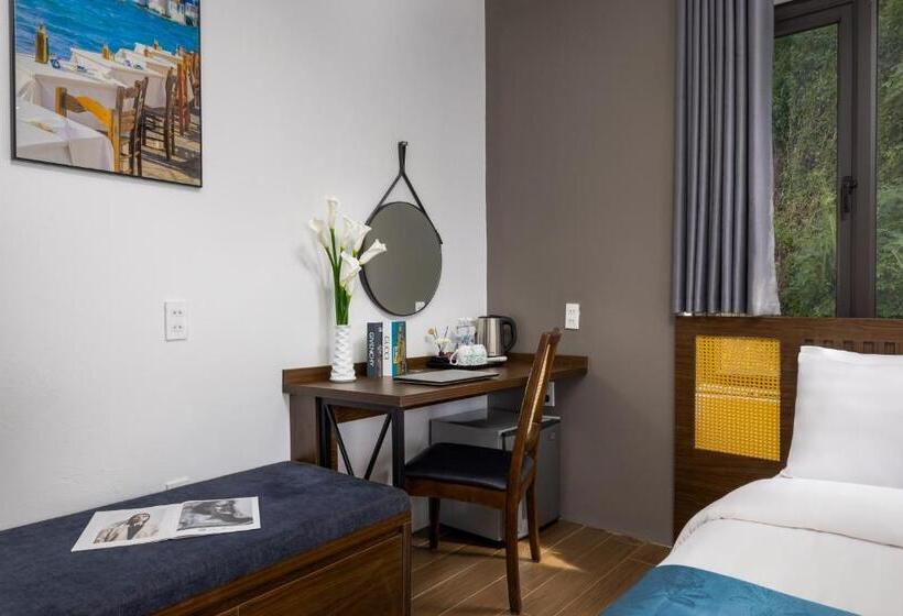 اتاق خانوادگی با چشم‌انداز کوه, Catba Green Pearl