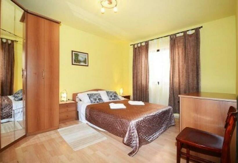 テラス付き１ベッドルームアパートメント, Apartments And Rooms With Parking Space Porec   6917