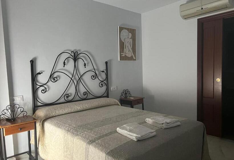 اتاق استاندارد, Hostal Almanzor