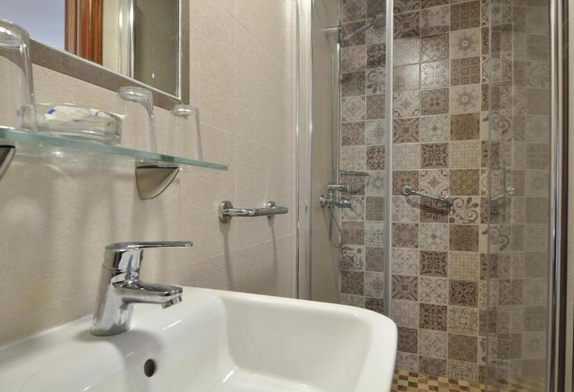 اتاق استاندارد, Hostal Almanzor