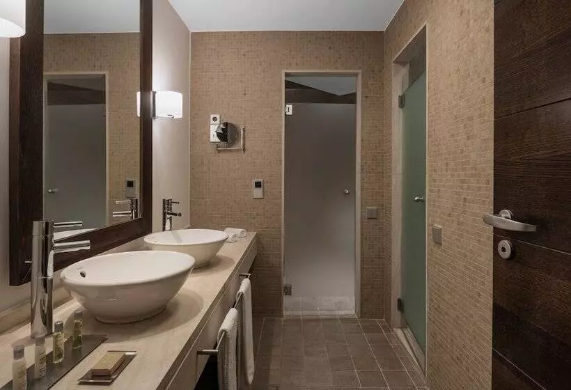 اتاق سوپریور با چشمانداز, Doubletree By Hilton La Torre Golf & Spa Resort