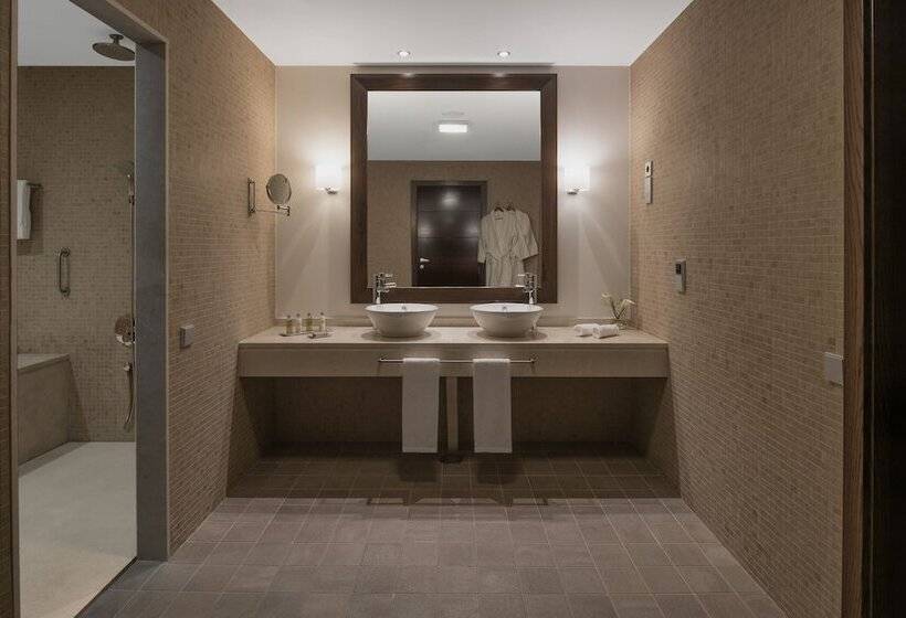 Президентский Люкс, Doubletree By Hilton La Torre Golf & Spa Resort