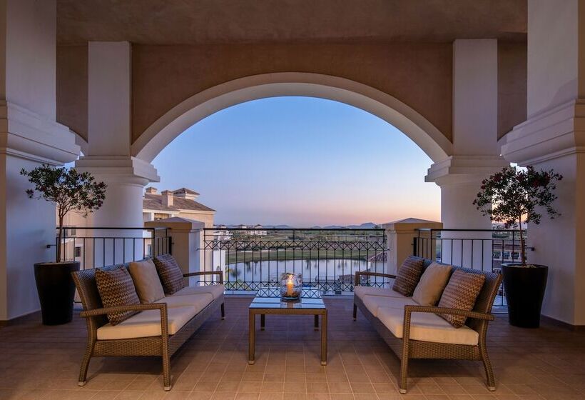 Королевский Люкс, Doubletree By Hilton La Torre Golf & Spa Resort