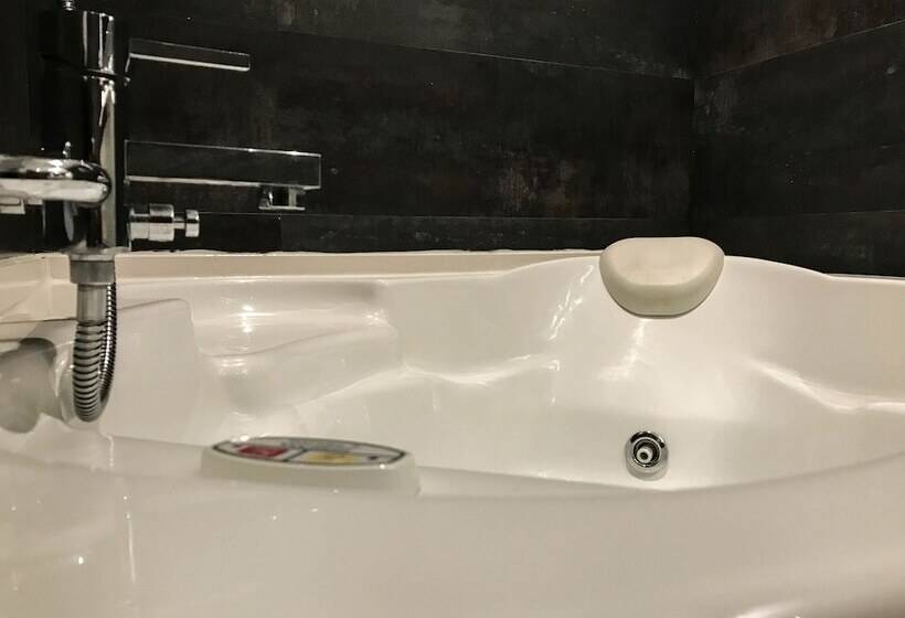 海景套房, El Coso