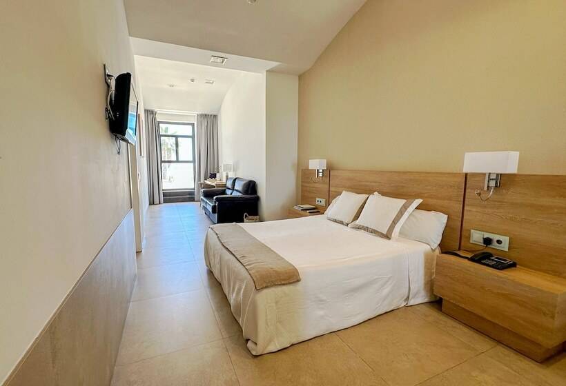 小型套房带海景, El Coso