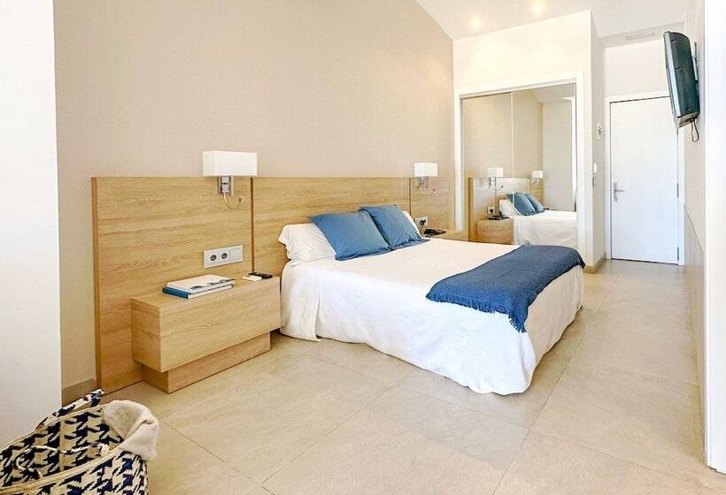 جناح جونيور مطلّ علي البحر, El Coso