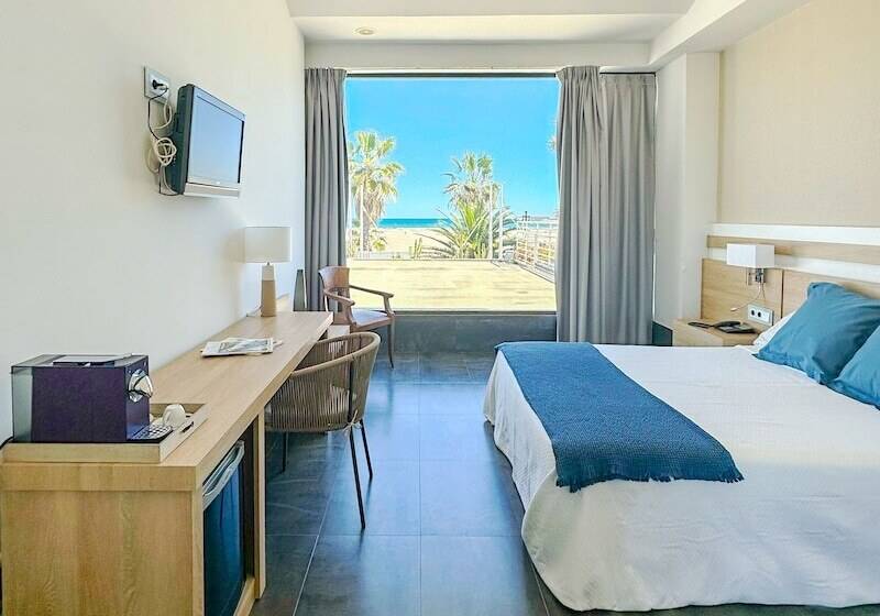 小型套房带海景, El Coso