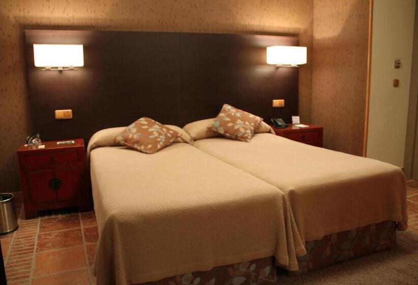 Номер Стандарт, Palacio Dos Olivos