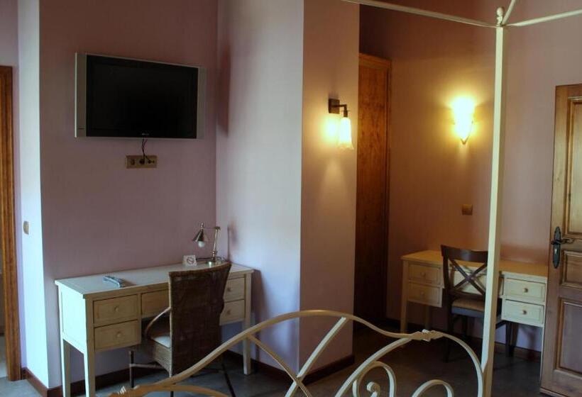 スイート, Las Fontaninas