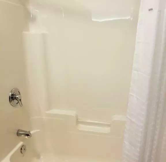 Standard-huone King-vuode, Super 8 By Wyndham Lachenaie/terrebonne