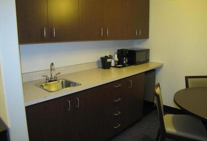 디럭스 스위트, Super 8 By Wyndham Lachenaie/terrebonne