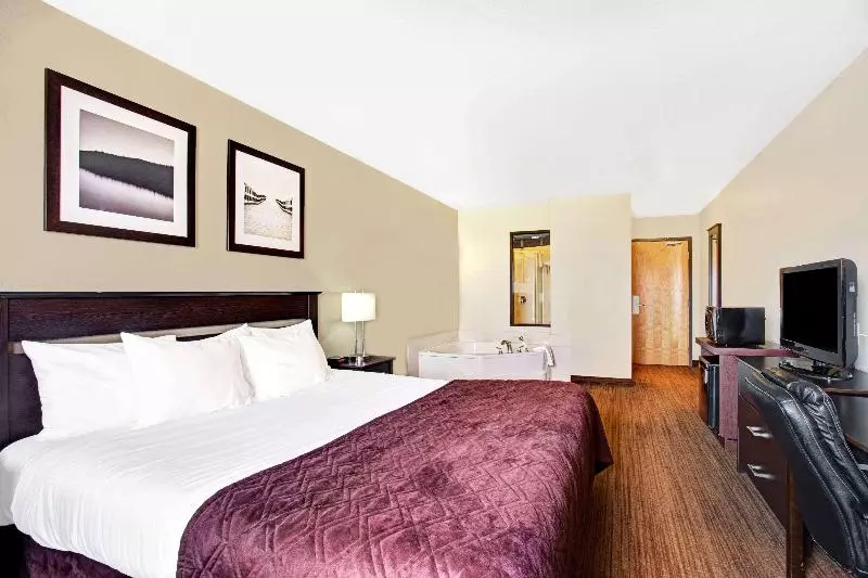 Standard-huone King-vuode, Super 8 By Wyndham Lachenaie/terrebonne