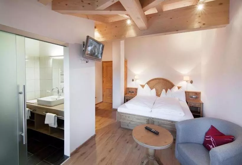 バルコニー付きスタンダードルーム, Landhotel Föhrenhof Ellmau