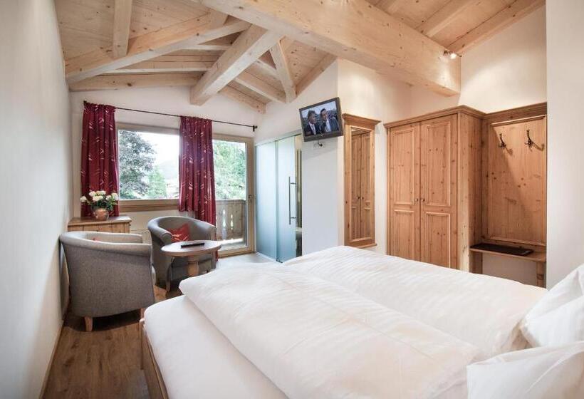 غرفة قياسية مزوَّدة بشُرفة, Landhotel Föhrenhof Ellmau