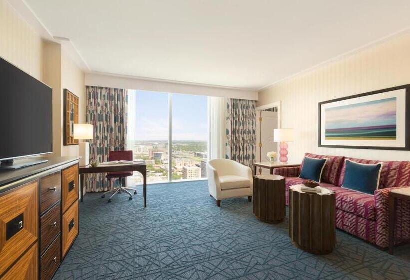 스위트, Fairmont Austin Gold Experience