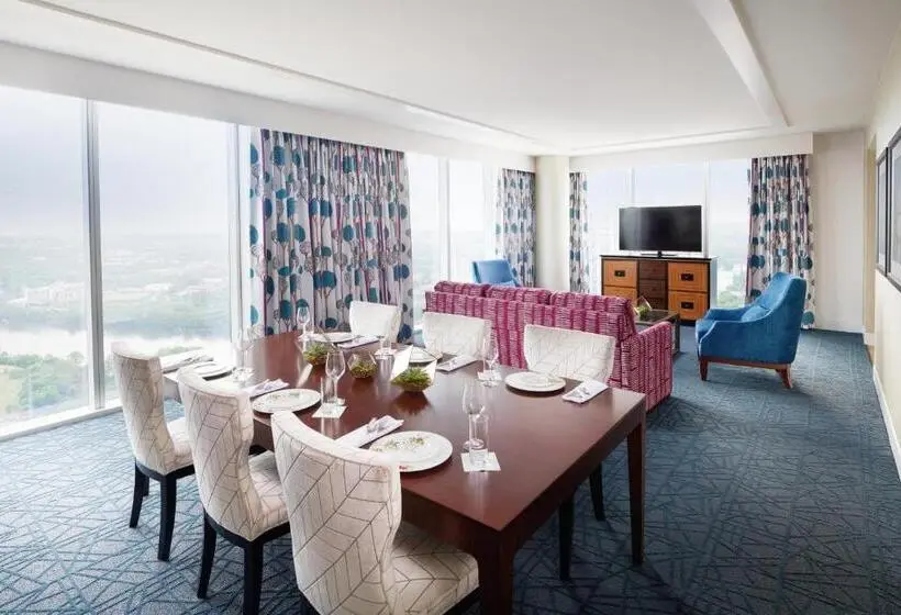 スイート, Fairmont Austin Gold Experience