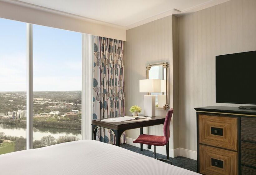 스위트, Fairmont Austin Gold Experience
