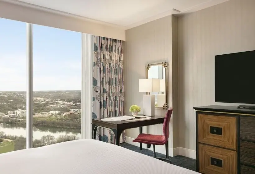 スイート, Fairmont Austin Gold Experience