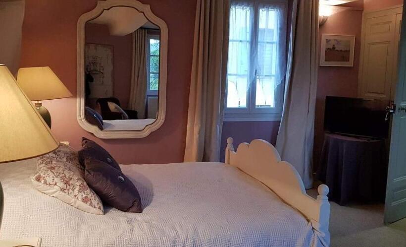 Standard room with outdoor bath, Le Belvédère   Chambres D Hôtes De Charme Et Restaurant