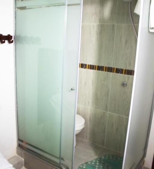 이코노미 룸, Punto 100