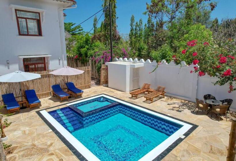 ویلای یک اتاق خوابه با استخر شنا, Sunny Palms Beach Bungalows