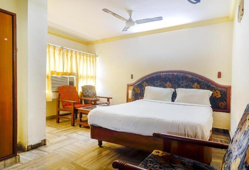 اتاق کلاسیک سه تخته, Viceroy Inn