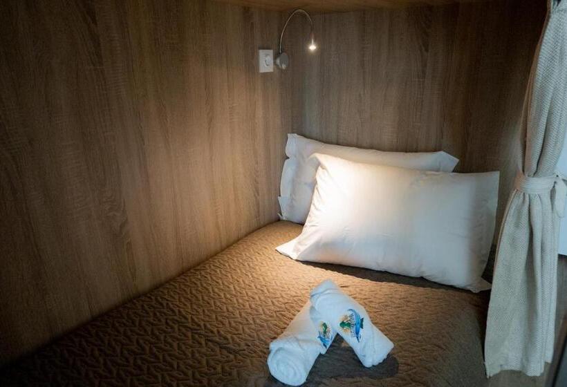 Четырехместный Номер Стандарт с Балконом, Nereida