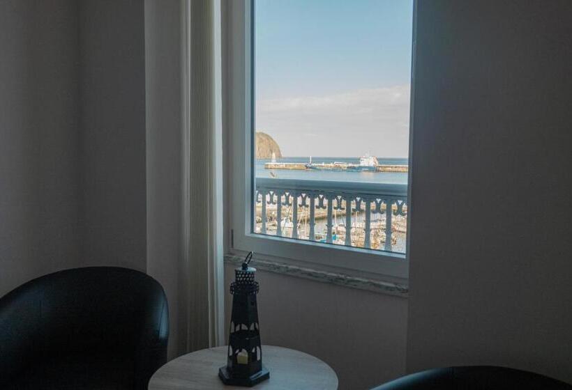 Номер Стандарт Вид на Море, Nereida