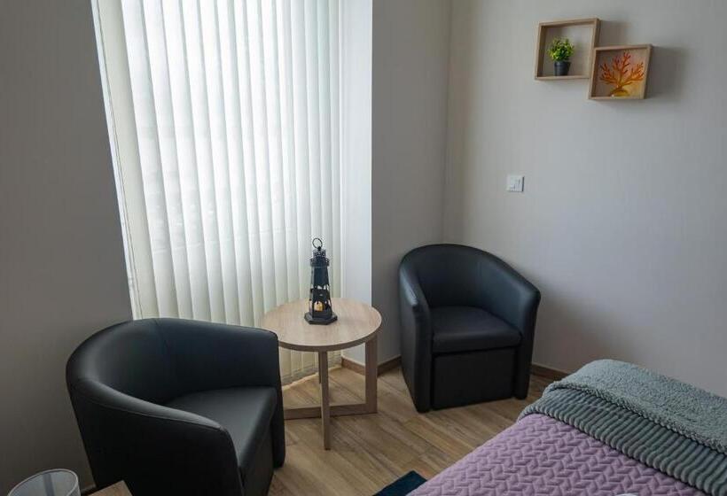 Номер Стандарт Вид на Море, Nereida