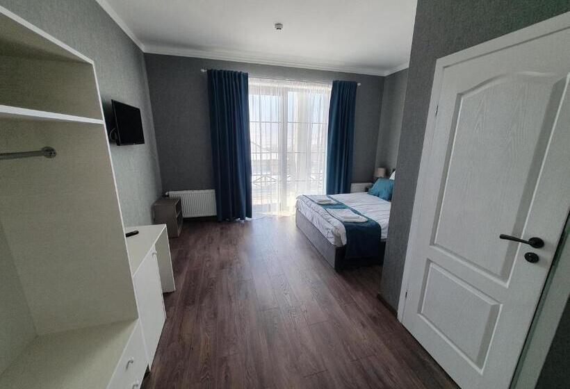 اتاق اکونومی, Tsaghkunk Chef House