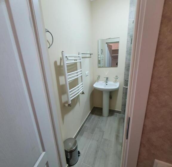 اتاق اکونومی, Tsaghkunk Chef House