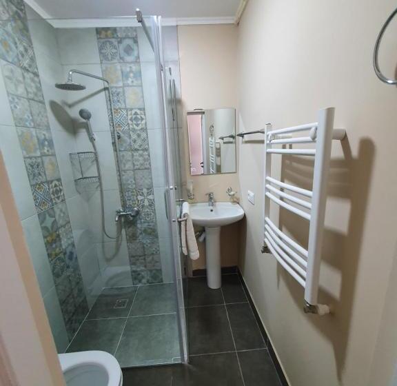 اتاق اکونومی, Tsaghkunk Chef House