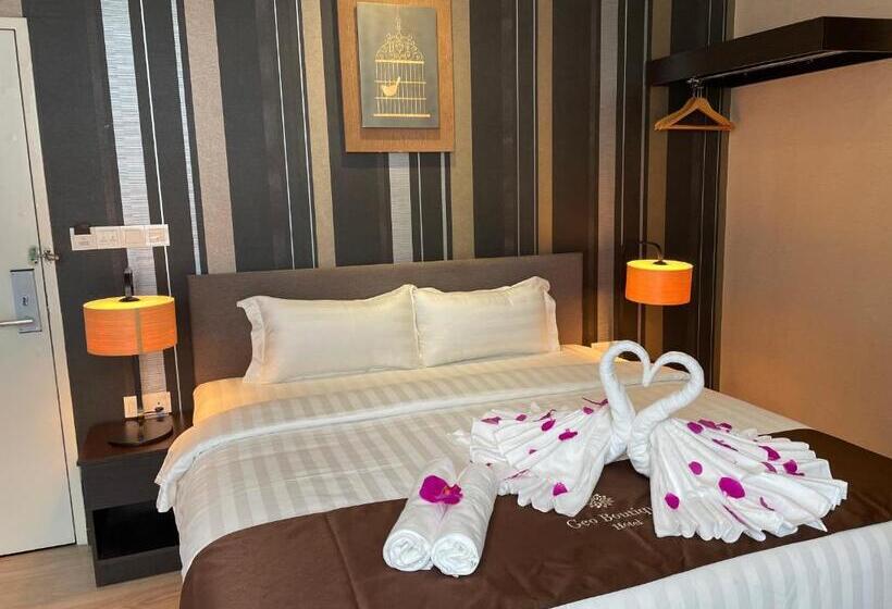 Номер Deluxe Кровать Кинг, Geo Boutique Hotel   Seri Kembangan