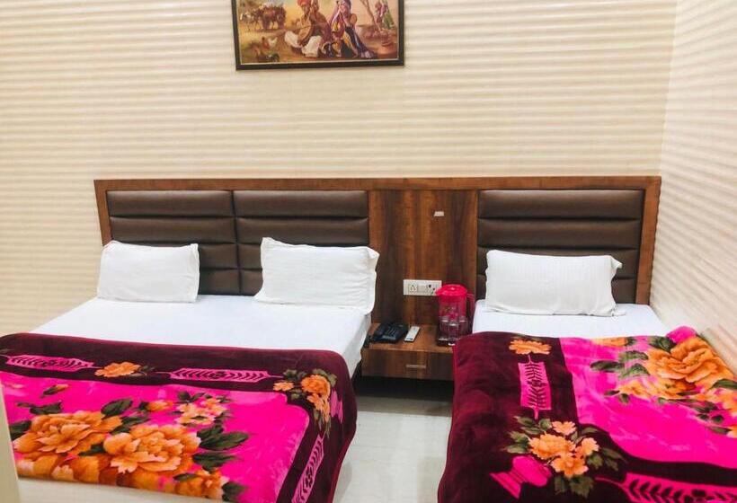 スタンダードトリプルルーム, Jasneet Homestay