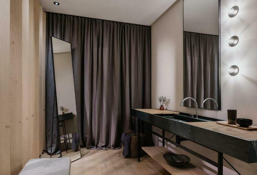 디럭스 스위트, Zelloon Boutique