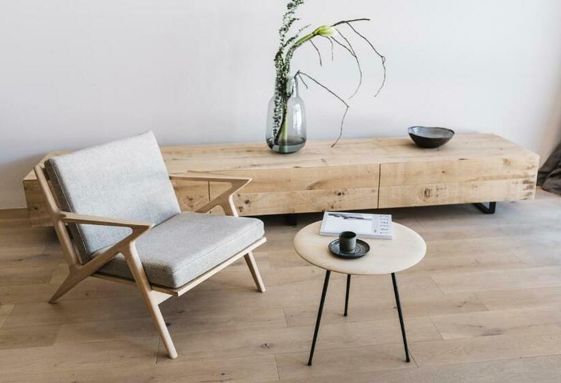 디럭스 스위트, Zelloon Boutique