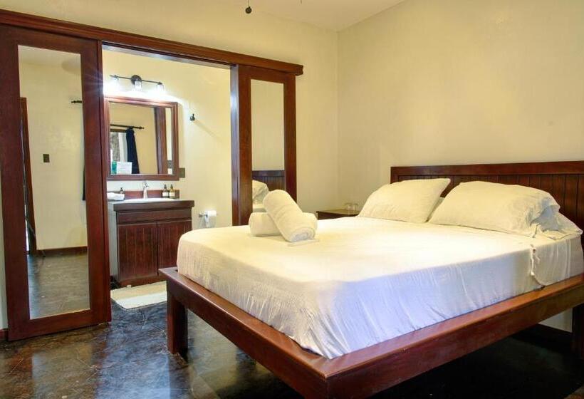 غرفة قياسية, Hona Beach