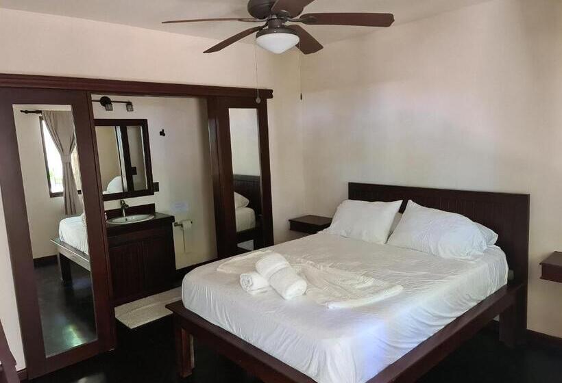 غرفة قياسية, Hona Beach