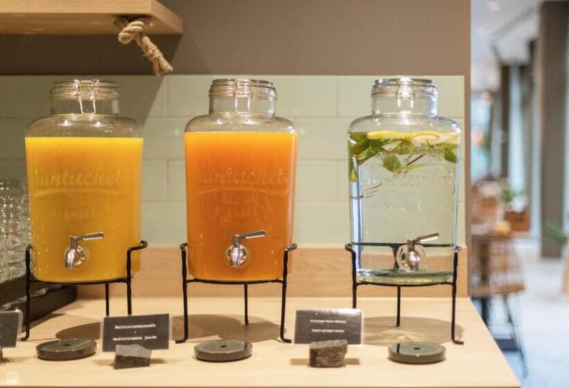 اتاق لوکس, The Niu Crusoe   Apartments