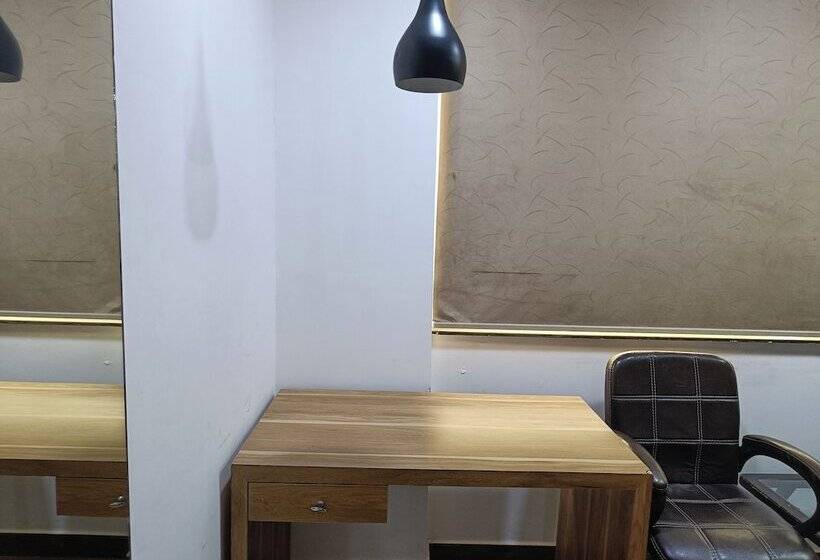 اتاق لوکس, The Dwelling Paradise